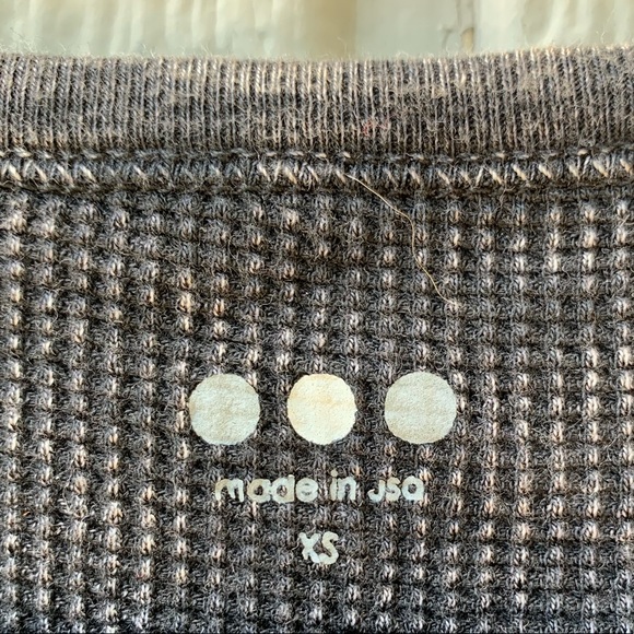 Three Dots thermal high low cold shoulder top - Picture 6 of 11